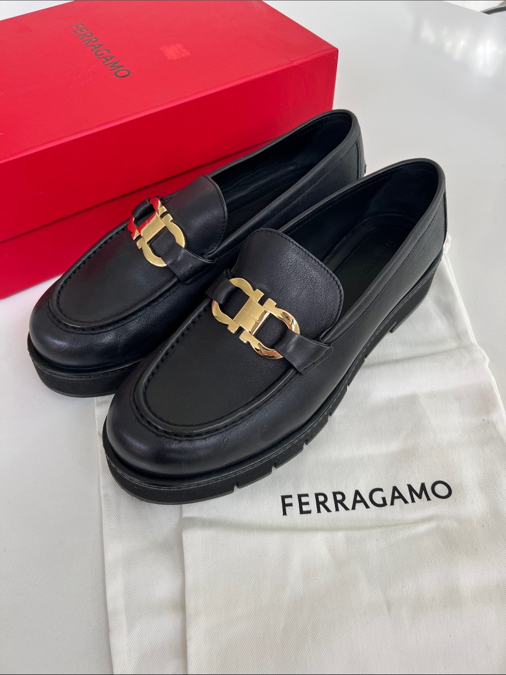 Ferragamo maryan gancini lug sole black leather loafers gold tone hardware 10
